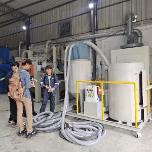 自動回收式噴砂機(jī)出貨前客戶現(xiàn)場驗(yàn)收