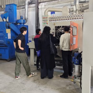 防爆提升輸送式噴砂機(jī)