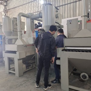 客戶案例--防爆輸送式噴砂機(jī)