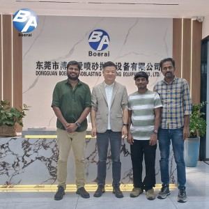 印度客戶案例-卷料輸送式噴砂機(jī)